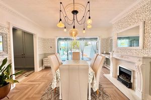 Dining Room- click for photo gallery